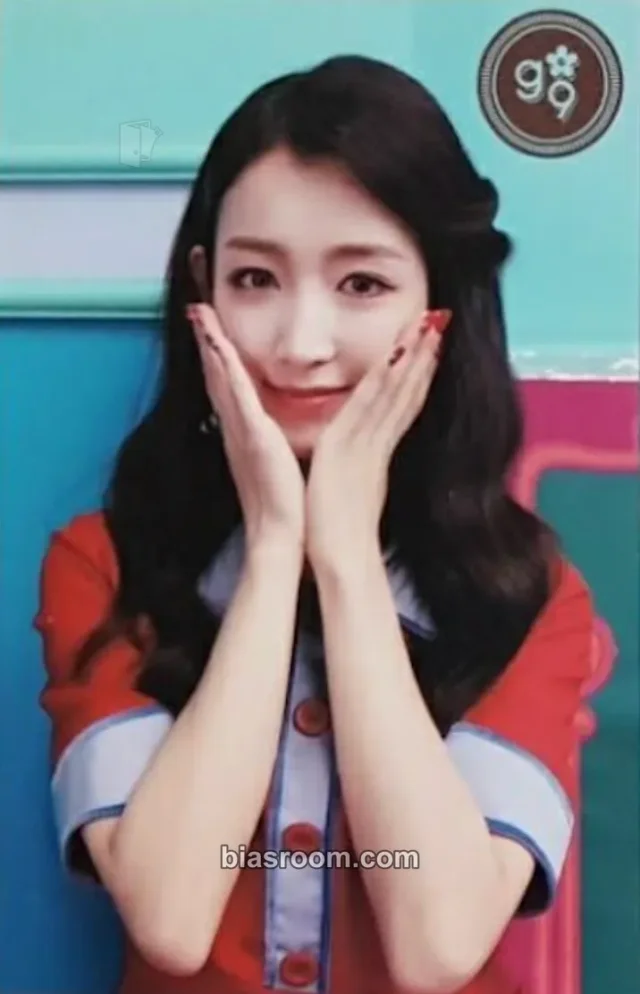 gugudan - Hana - Act 3: Chococo Factory Album broadcast