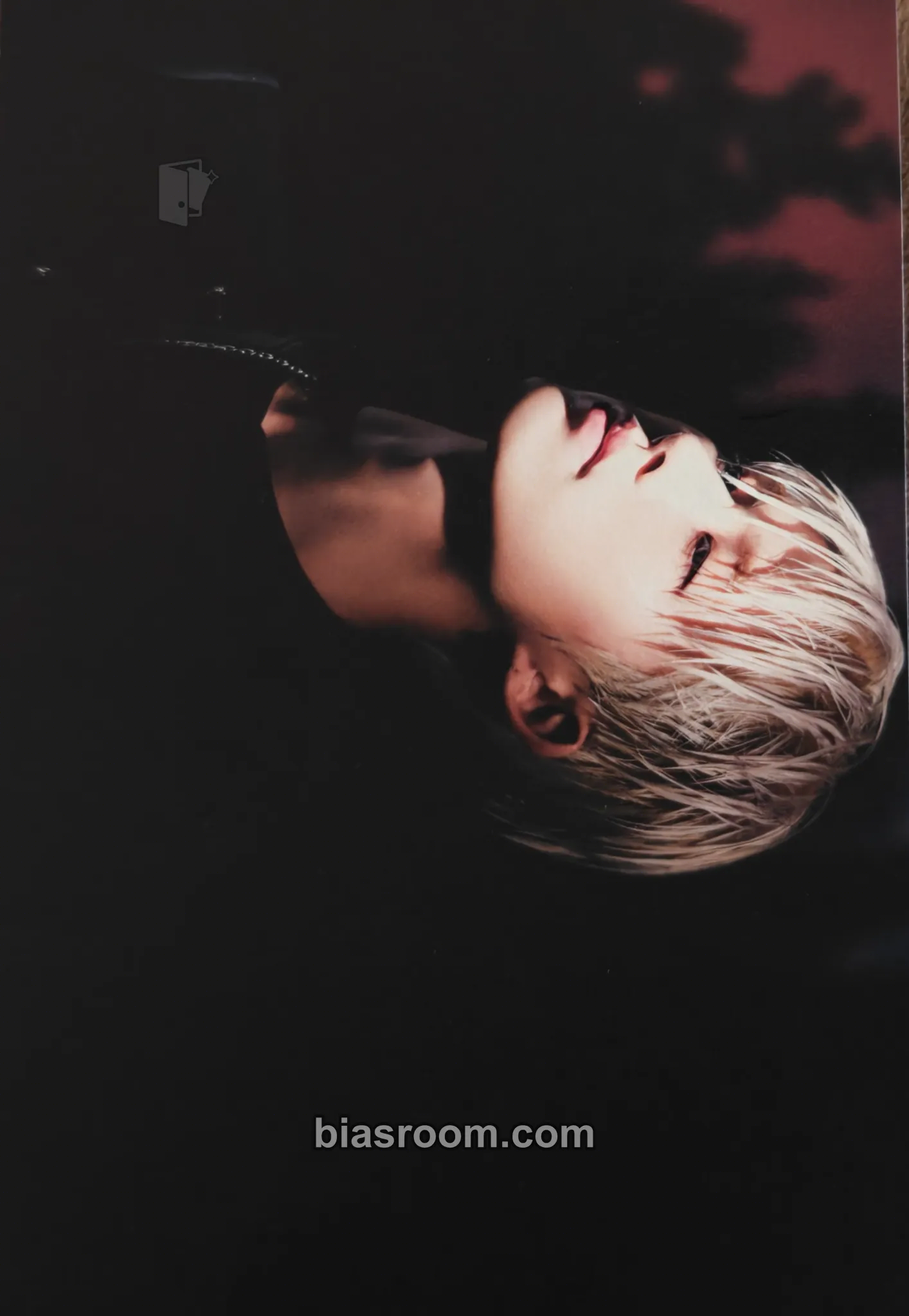 B.I Cosmos Photocard - B.I K-pop photocard