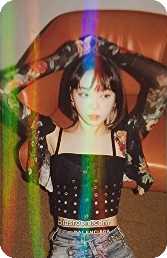 Kim Chaewon ANTIFRAGILE Photocard - LE SSERAFIM - LE SSERAFIM K-pop photocard