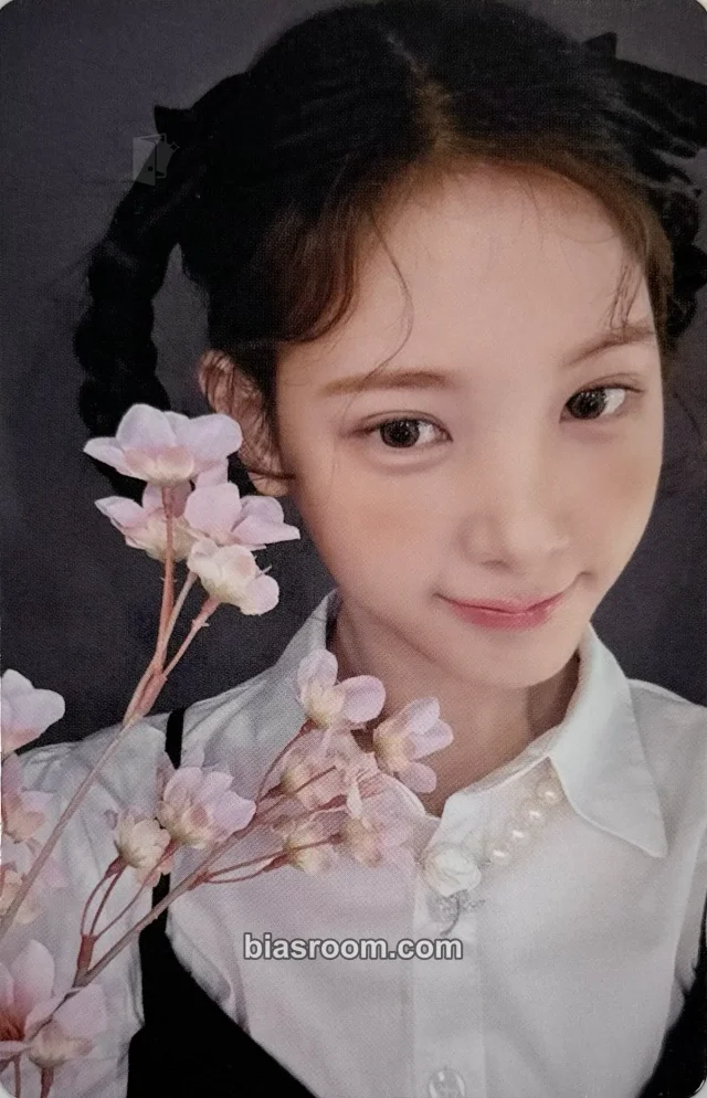Baby DONT Cry - Yihyun - After Cry Album album photocard pink version
