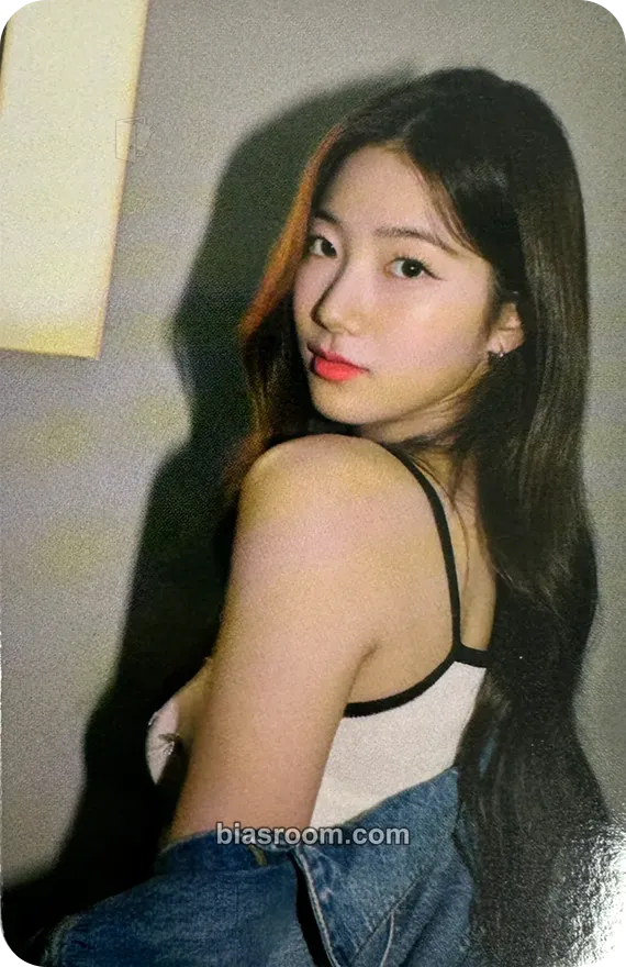 Kazuha ANTIFRAGILE Photocard - LE SSERAFIM - LE SSERAFIM K-pop photocard