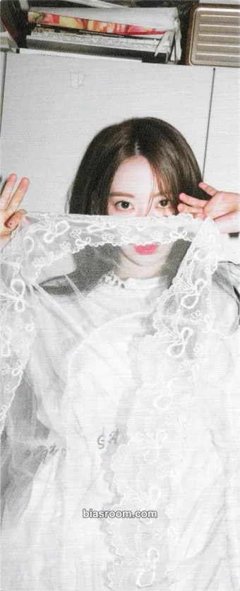Sakura ANTIFRAGILE Photocard - LE SSERAFIM - LE SSERAFIM K-pop photocard