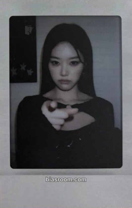 HyunJin LOOSSEMBLE 2nd USA Tour: Up_Link Station Photocard - Loossemble - Loossemble K-pop photocard