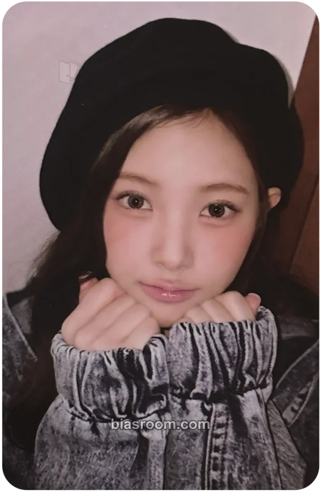 Baby DONT Cry - Yihyun - After Cry Album FPO album photocard red version