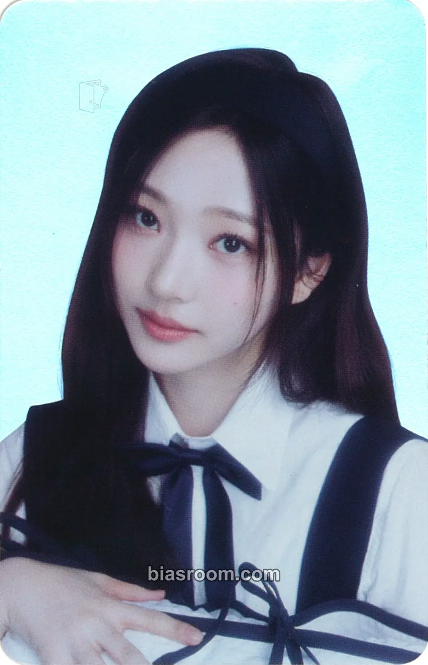 Stella Four Hearts Club Official MD Photocard - Hearts2Hearts - Hearts2Hearts K-pop photocard