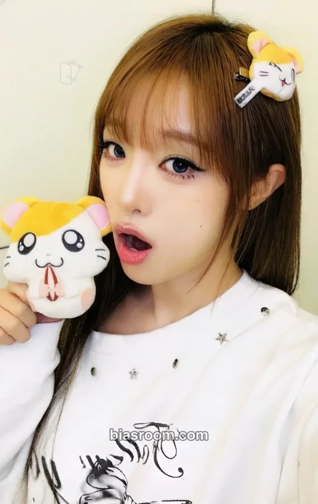 Yena - Yena - Love Catcher Album hellolive fansign round 1