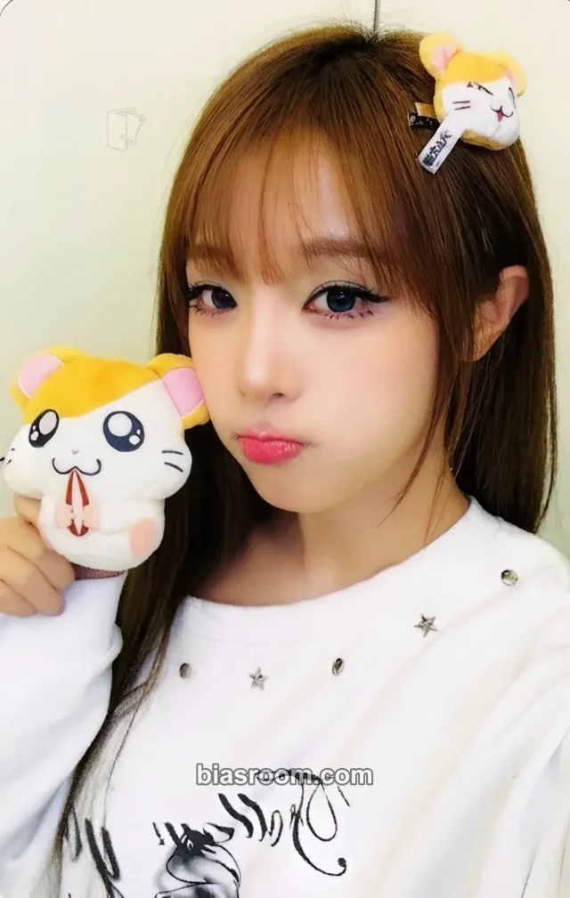 Yena - Yena - Love Catcher Album hellolive fansign round 1