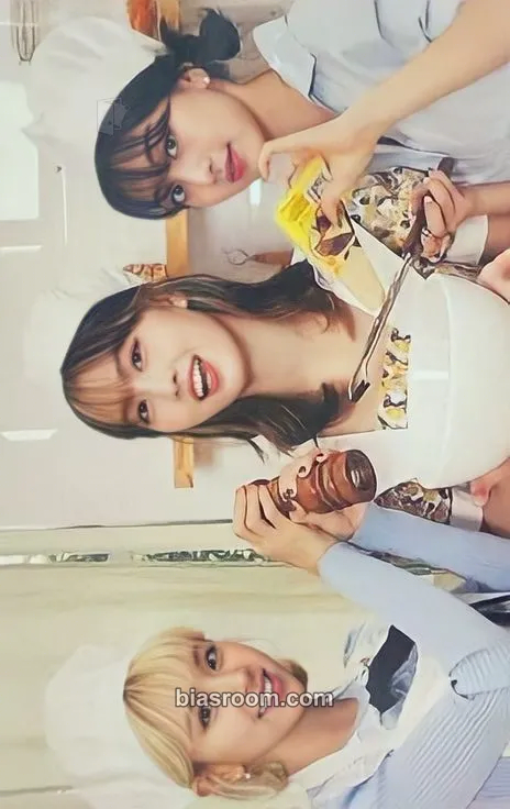 Happy TWICE & ONCE Day! (6th Anniversary) Photocard - TWICE - TWICE K-pop photocard