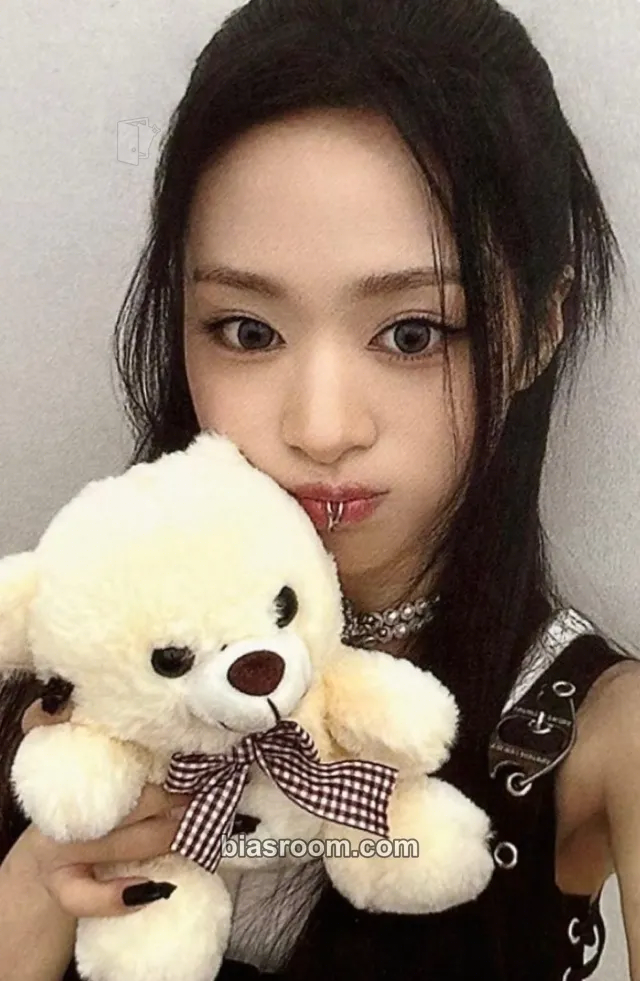Ahyeon BABYMONS7ER Photocard - BABYMONSTER - BABYMONSTER K-pop photocard