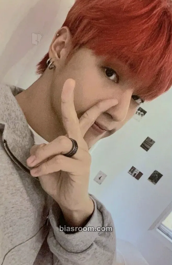 Wooyoung Wonderwall Merchline Photocard - ATEEZ - ATEEZ K-pop photocard