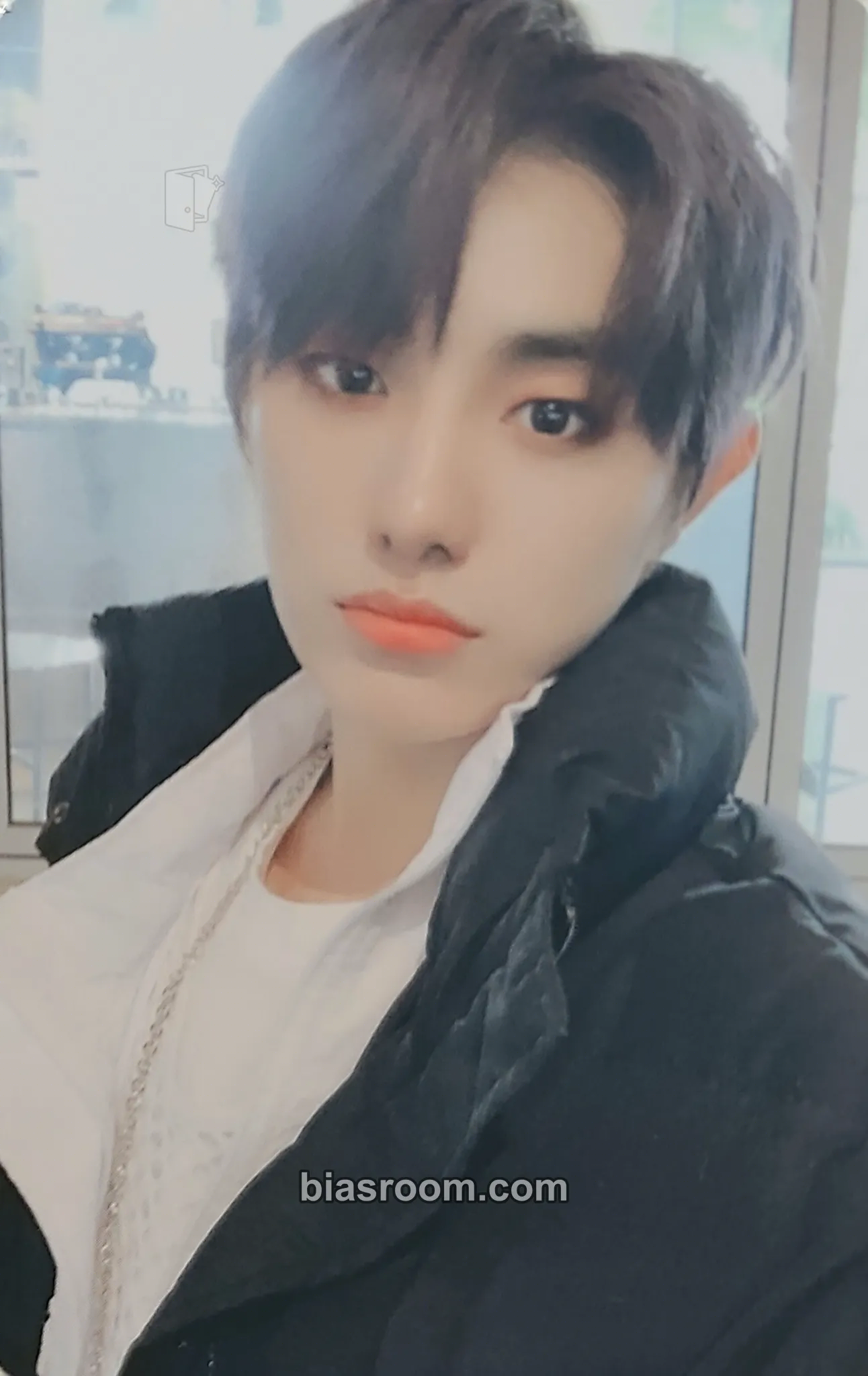 Mill dot point jump Photocard - OnlyOneOf - OnlyOneOf K-pop photocard