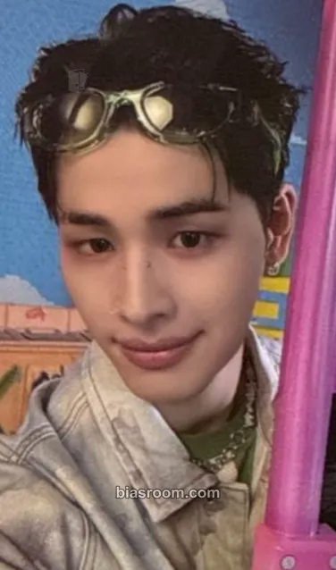 Haru NEXZ 2026 SEASON'S GREETINGS - Next zone Photocard - NEXZ - NEXZ K-pop photocard