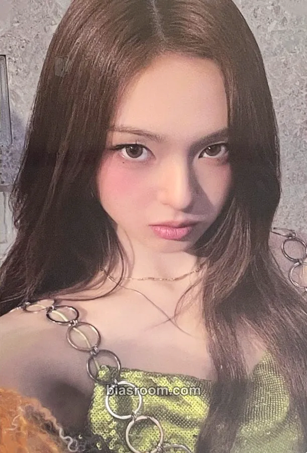 Chiquita WE GO UP Photocard - BABYMONSTER - BABYMONSTER K-pop photocard