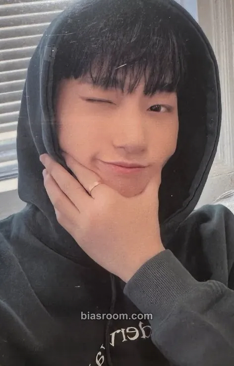 San Wonderwall Merchline Photocard - ATEEZ - ATEEZ K-pop photocard