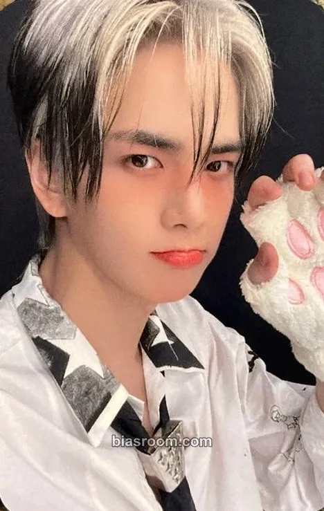 Younghoon Phantasy Pt. 2: Sixth Sense Photocard - THE BOYZ - THE BOYZ K-pop photocard