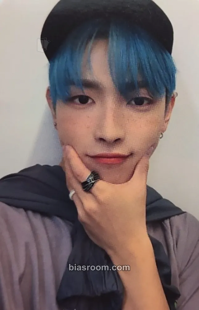 Hongjoong Wonderwall Merchline Photocard - ATEEZ - ATEEZ K-pop photocard