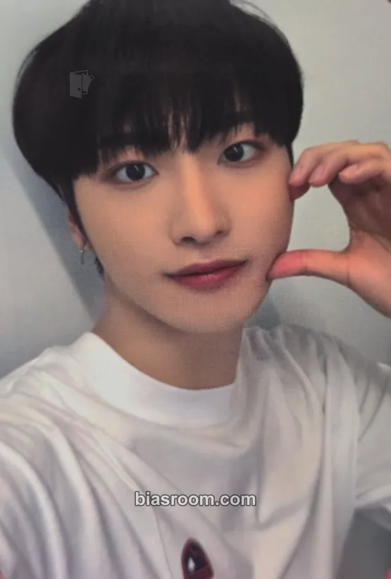 Seonghwa Wonderwall Merchline Photocard - ATEEZ - ATEEZ K-pop photocard