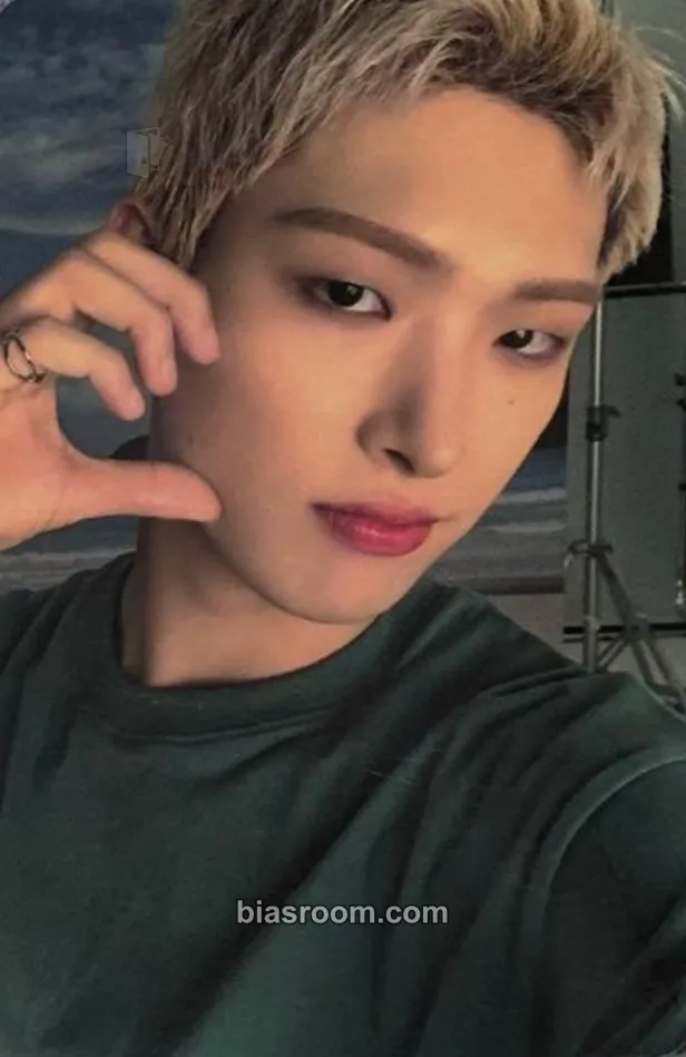 Mingi Wonderwall Merchline Photocard - ATEEZ - ATEEZ K-pop photocard