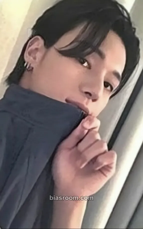 Wooyoung Wonderwall Merchline Photocard - ATEEZ - ATEEZ K-pop photocard