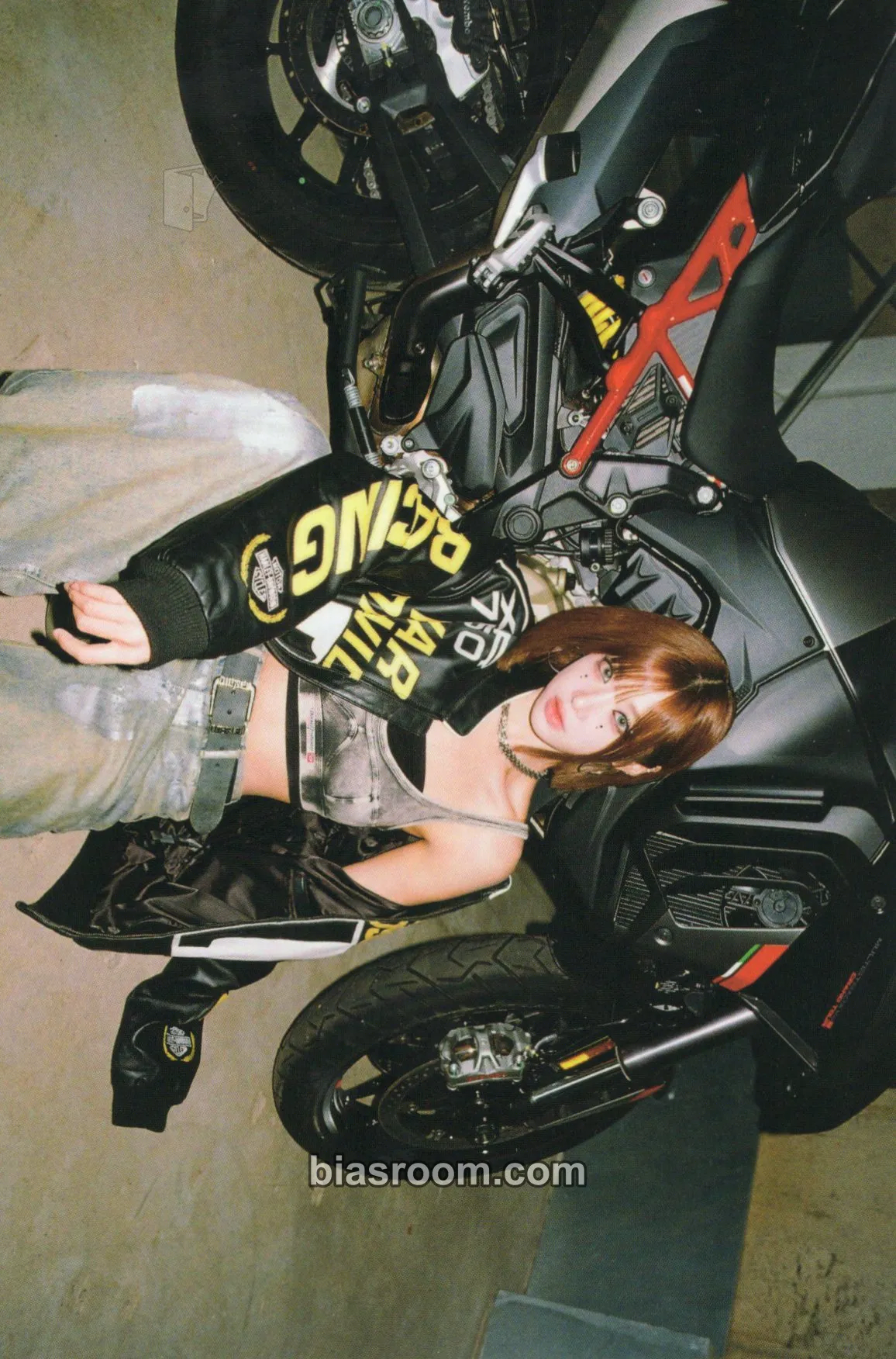 Nien Performante Photocard - tripleS - tripleS K-pop photocard
