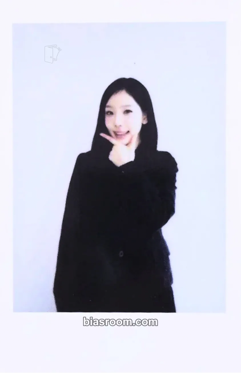 Taeyeon Panorama: The Best of Taeyeon Photocard - Taeyeon K-pop photocard