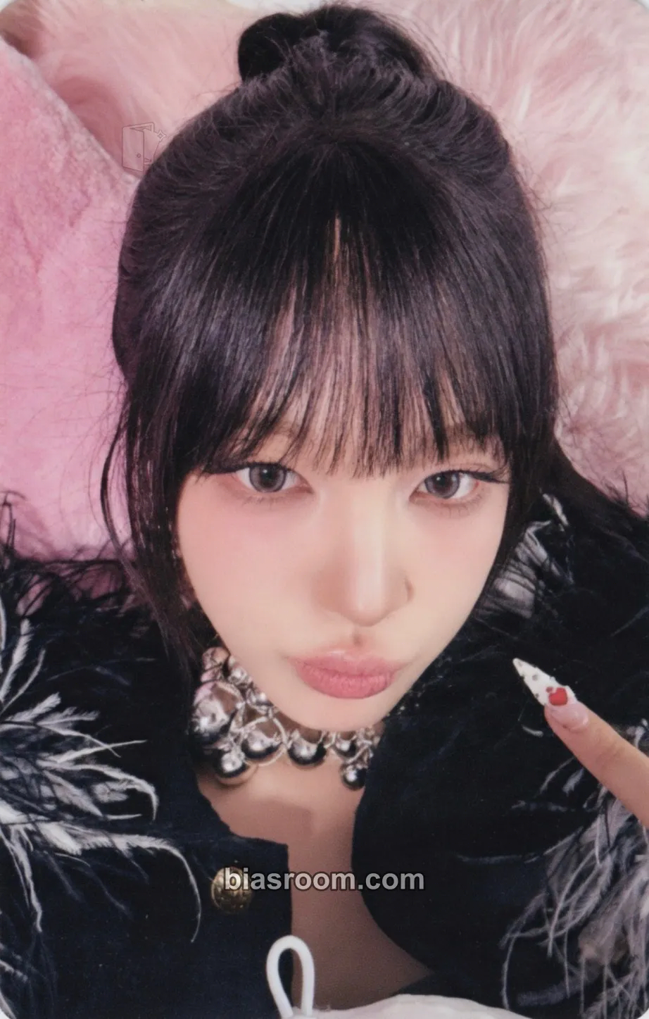 Liz REVIVE+ Photocard - IVE - IVE K-pop photocard