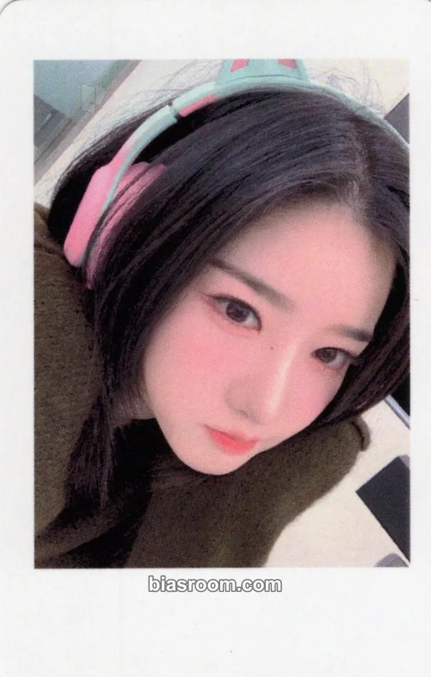 Yooyeon Mujuk Photocard - tripleS - tripleS K-pop photocard