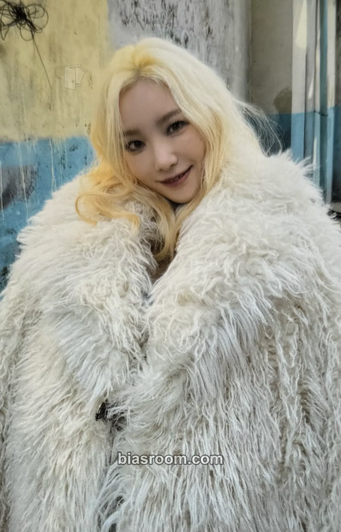 Taeyeon INVU Photocard - Taeyeon K-pop photocard