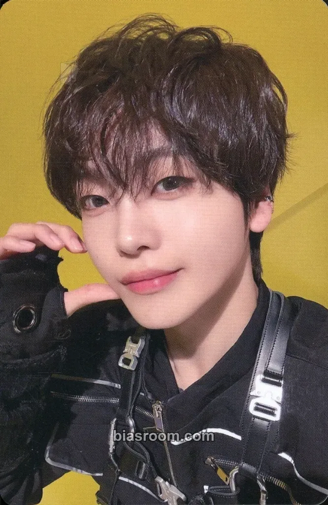 Hyeongjun BLAST OUT Photocard - CRAVITY - CRAVITY K-pop photocard