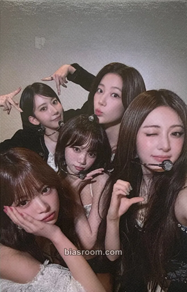 Easy Crazy Hot Tour Encore (2025/26) Photocard - LE SSERAFIM - LE SSERAFIM K-pop photocard