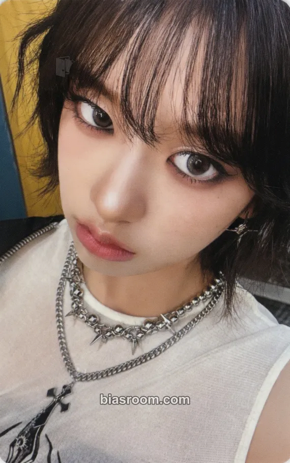 Yujin I've Mine Photocard - IVE - IVE K-pop photocard