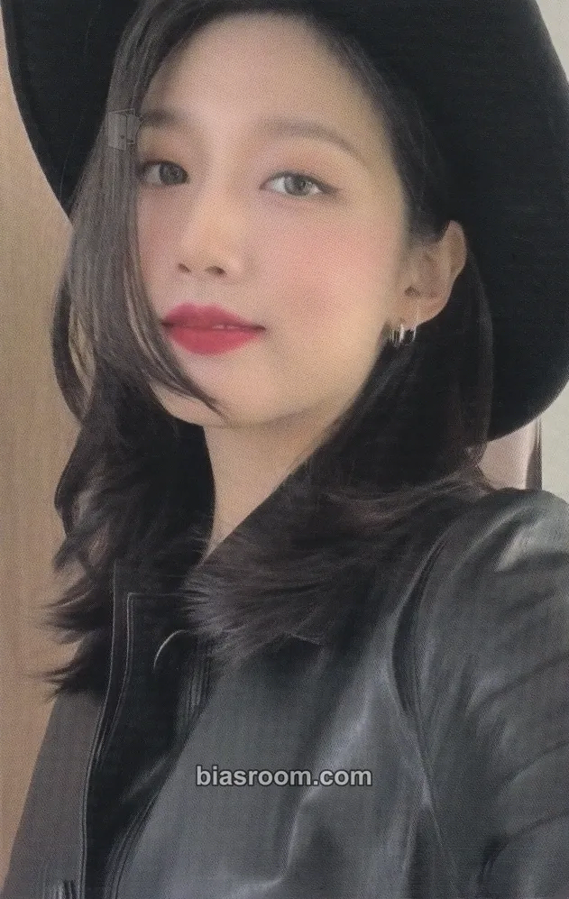 Yein YEIN 2022 WELCOMING KIT Photocard - Jeong Yein - Jeong Yein K-pop photocard