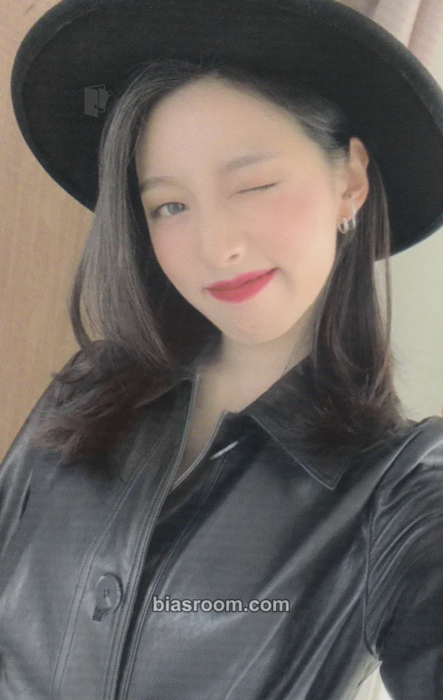 Yein YEIN 2022 WELCOMING KIT Photocard - Jeong Yein - Jeong Yein K-pop photocard