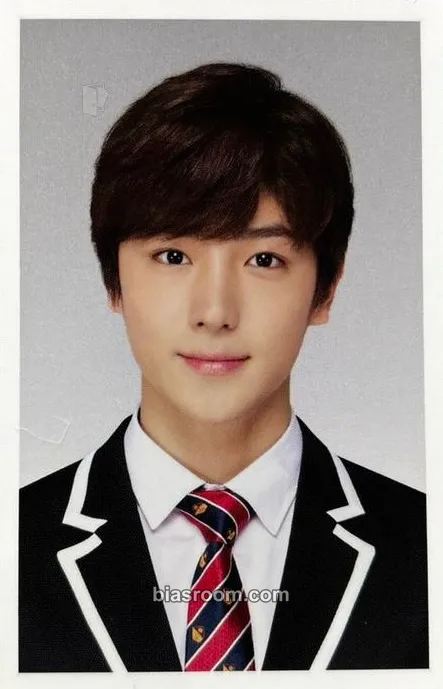 Hyunjae SKOOLOOKS x THE BOYZ Photocard - THE BOYZ - THE BOYZ K-pop photocard