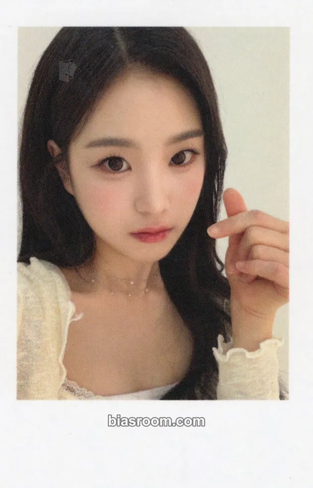 Jiyeon tripleS 1st Mini-Tour: A LIVE 25 Photocard - tripleS - tripleS K-pop photocard