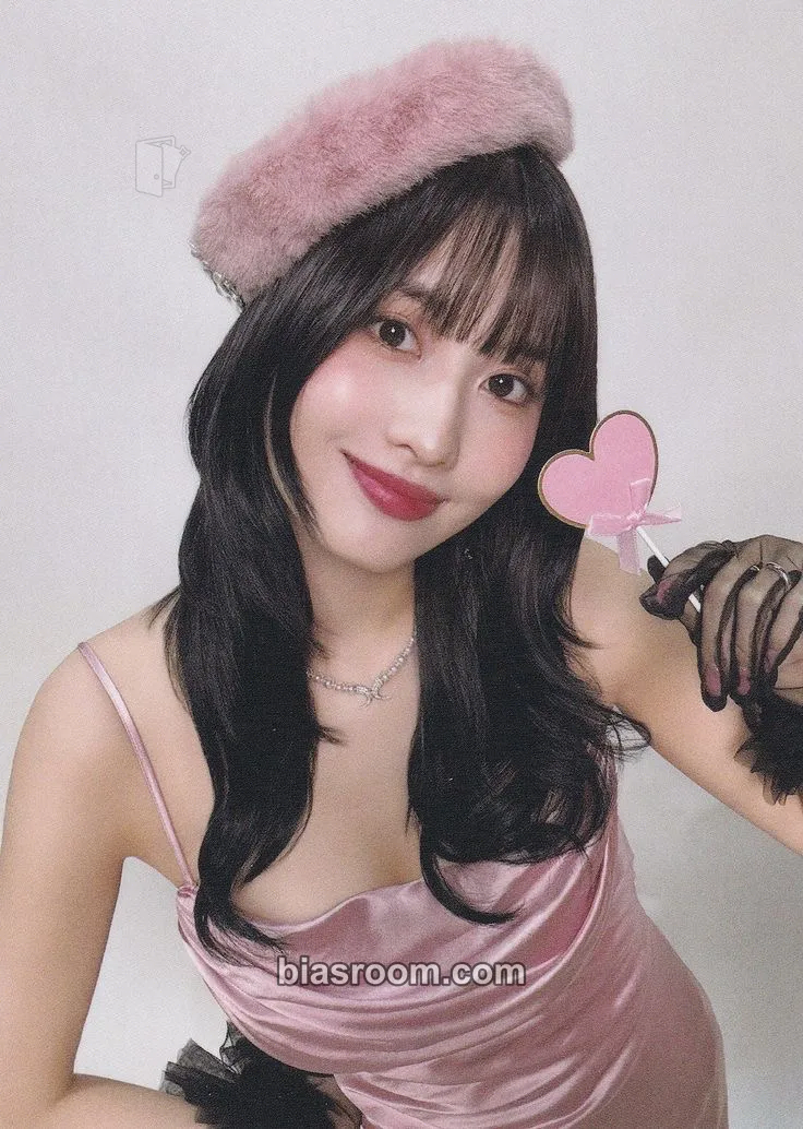 Momo HAUTE COUTURE Photocard - TWICE - TWICE K-pop photocard