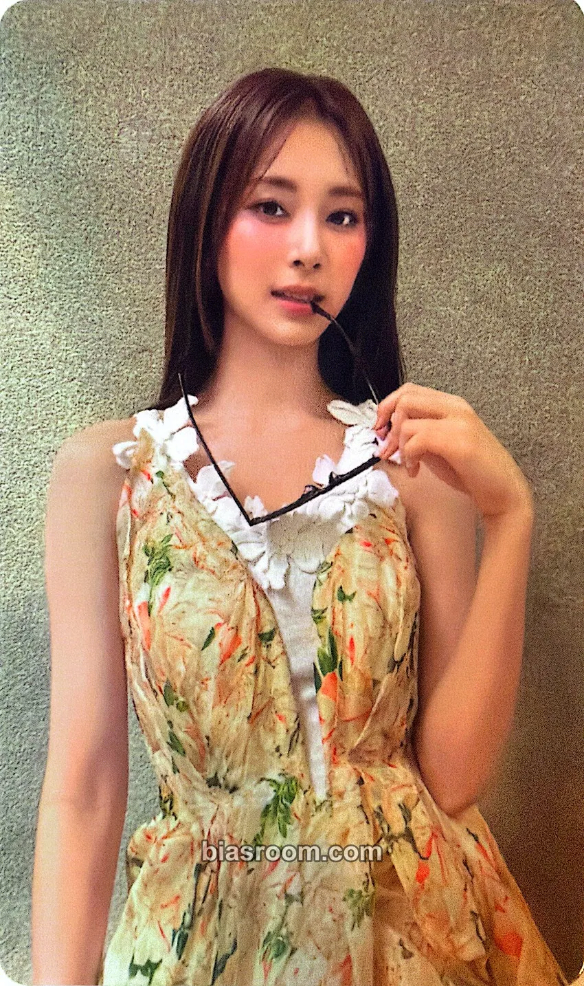 Tzuyu abouTZU Photocard - TWICE - TWICE K-pop photocard