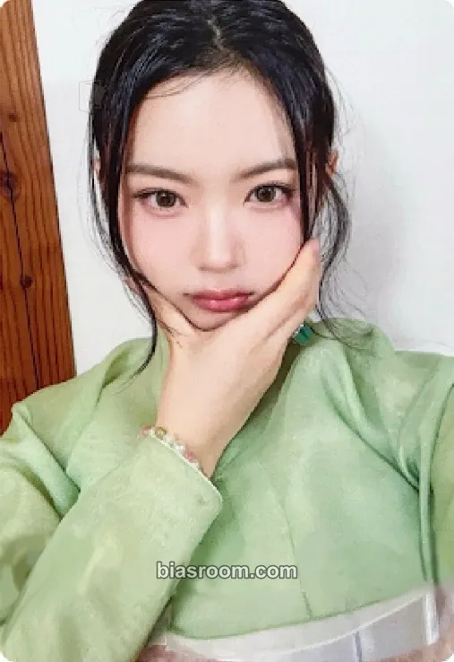 Kya DANCING ALONE Photocard - KiiiKiii - KiiiKiii K-pop photocard