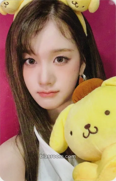 J S Photocard - STAYC - STAYC K-pop photocard