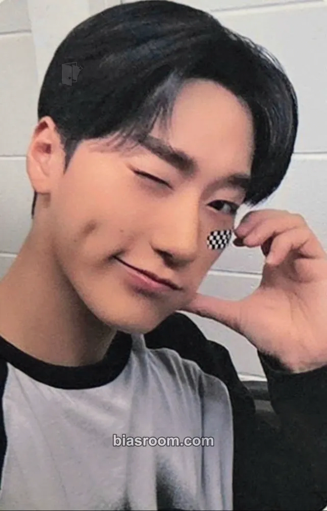 San Wonderwall Merchline Photocard - ATEEZ - ATEEZ K-pop photocard