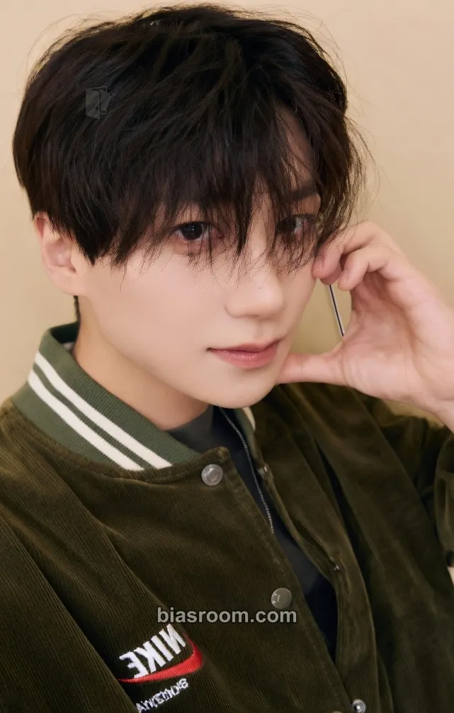 Sun Hengyu HENG YU FAN SIGN 'Meet U' Photocard - MODYSSEY - MODYSSEY K-pop photocard