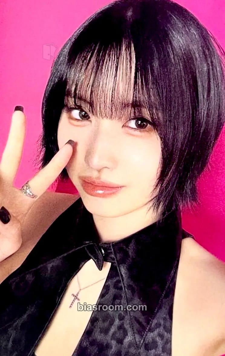 Momo TWICE 6th World Tour THIS IS FOR Photocard - TWICE - TWICE K-pop photocard