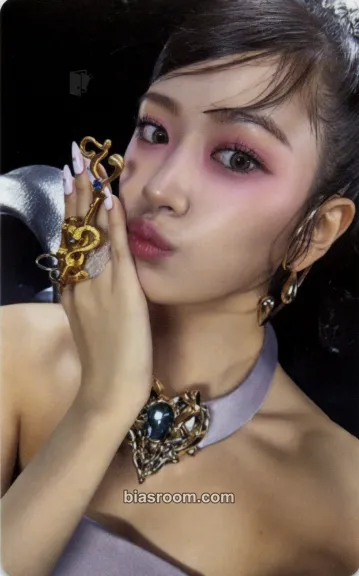 Yujin IVE SWITCH Photocard - IVE - IVE K-pop photocard