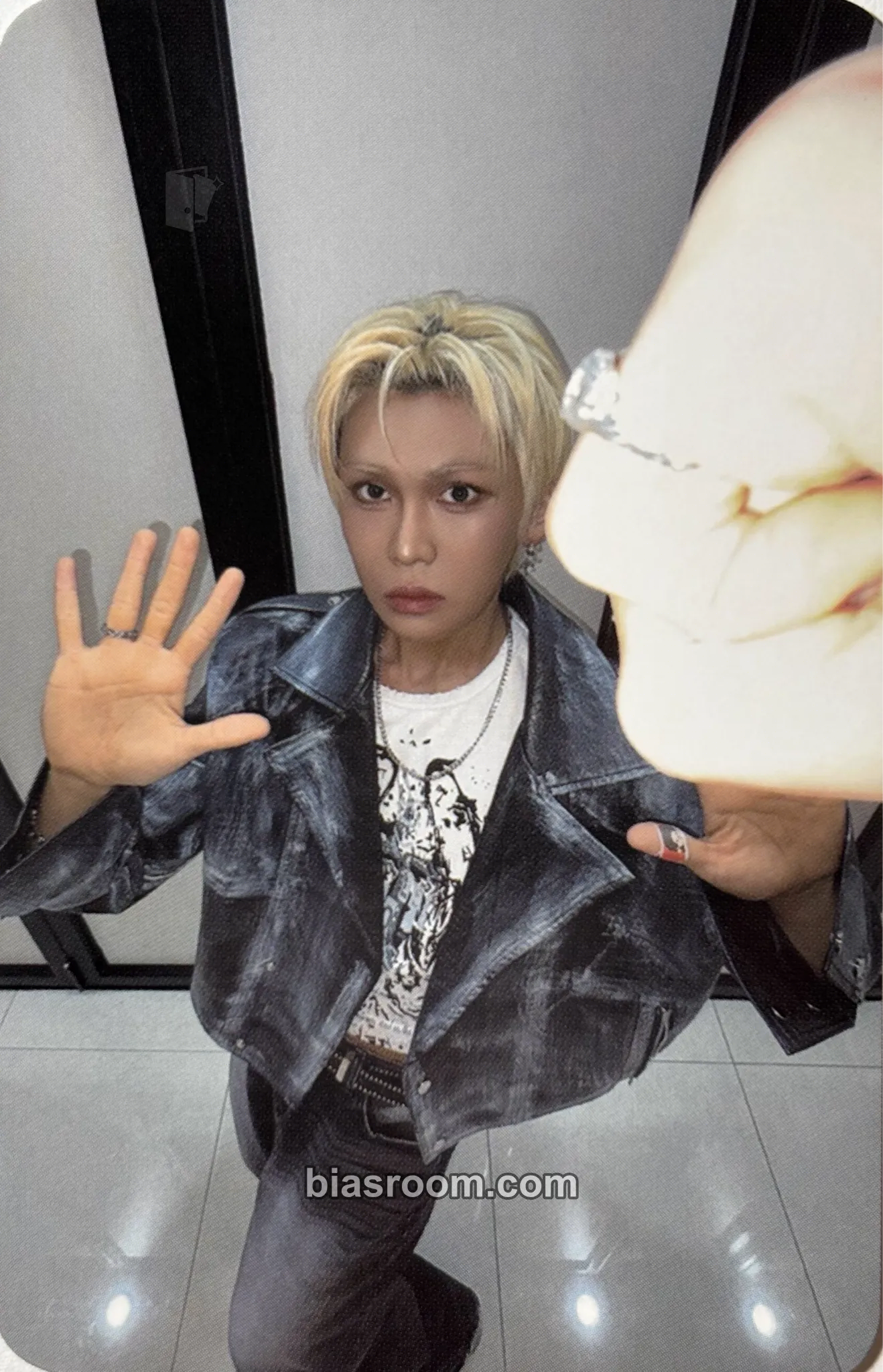 Hyun UXLXVE Photocard - XLOV - XLOV K-pop photocard