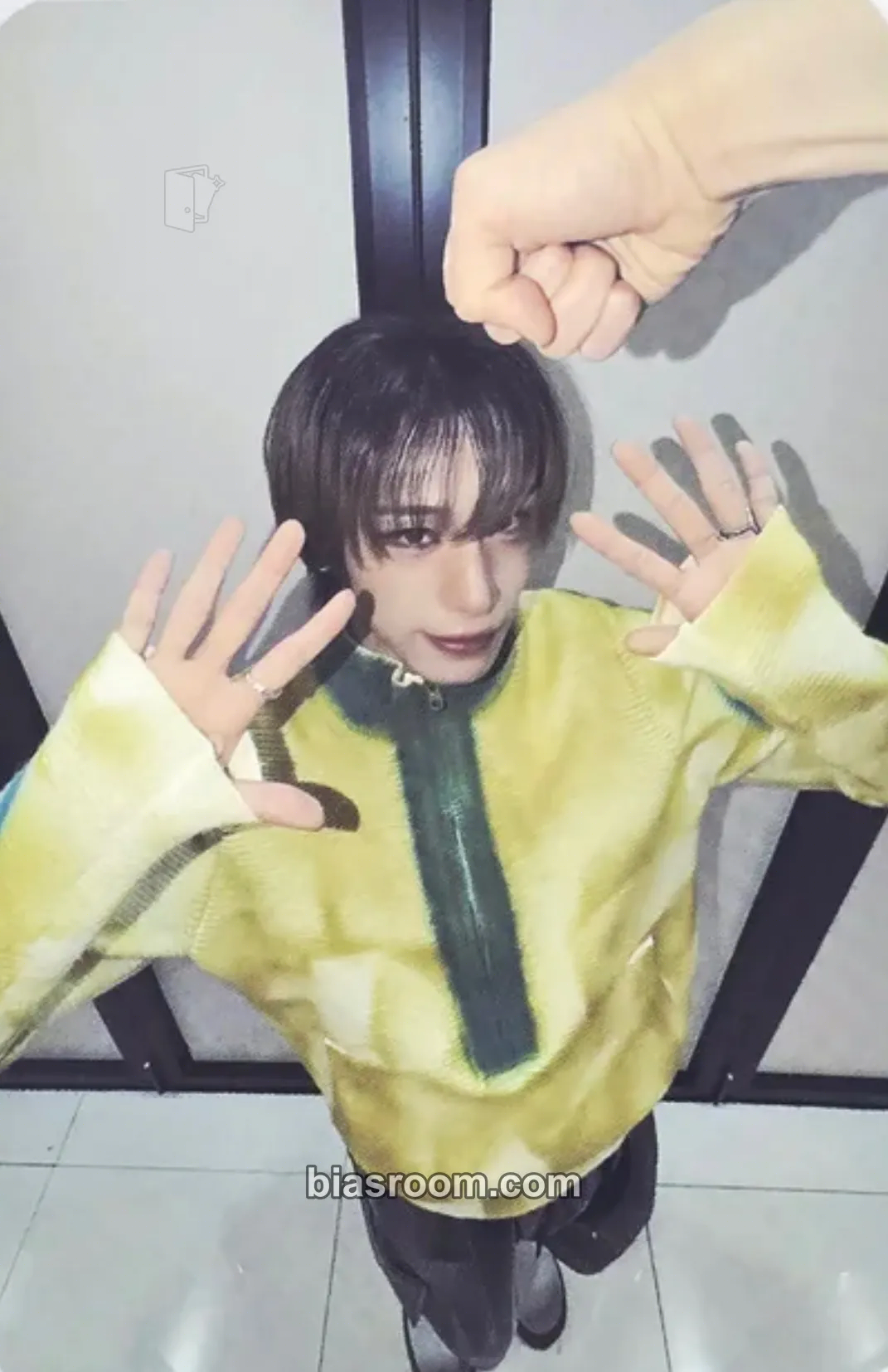 Haru UXLXVE Photocard - XLOV - XLOV K-pop photocard