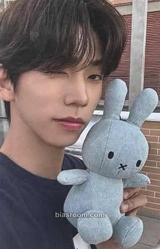 Haemin YOUR TURN: 8TURN With U Photocard - 8TURN - 8TURN K-pop photocard