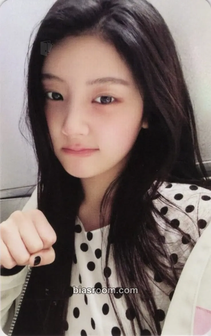 Wonhee NOT CUTE ANYMORE Photocard - ILLIT - ILLIT K-pop photocard