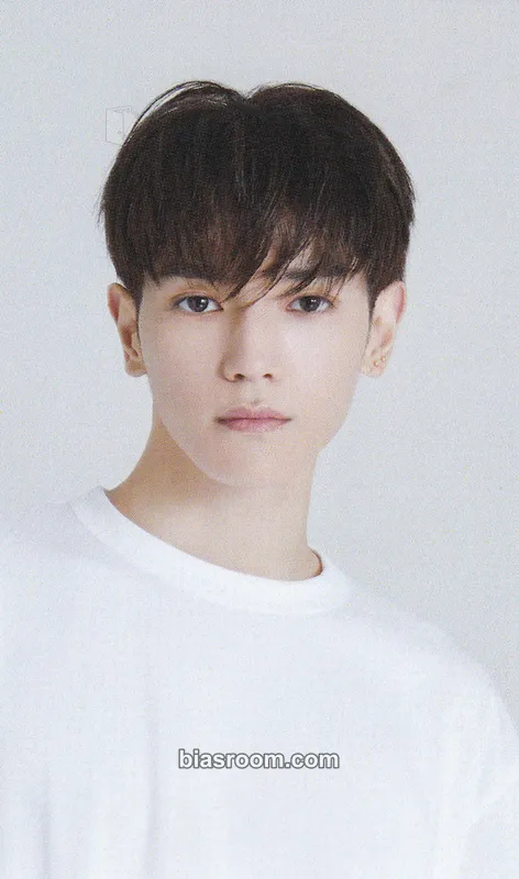 Taeyong 2022 Season’s Greetings Photocard - NCT 127 - NCT 127 K-pop photocard