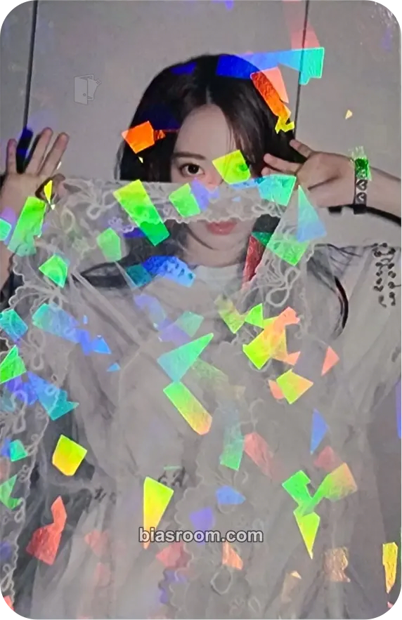 Sakura ANTIFRAGILE Photocard - LE SSERAFIM - LE SSERAFIM K-pop photocard