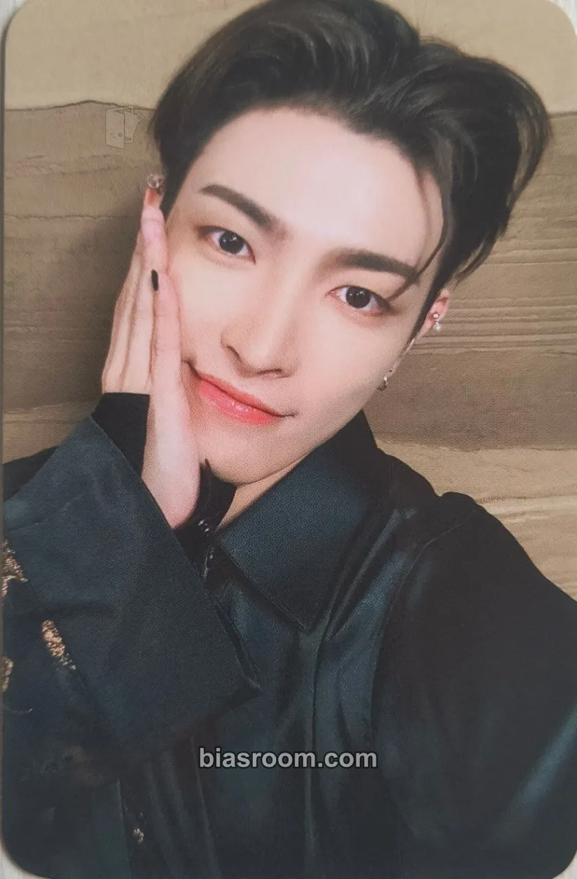 Hongjoong Towards The Light : Will To Power World Tour 2024 - 2025 Photocard - ATEEZ - ATEEZ K-pop photocard